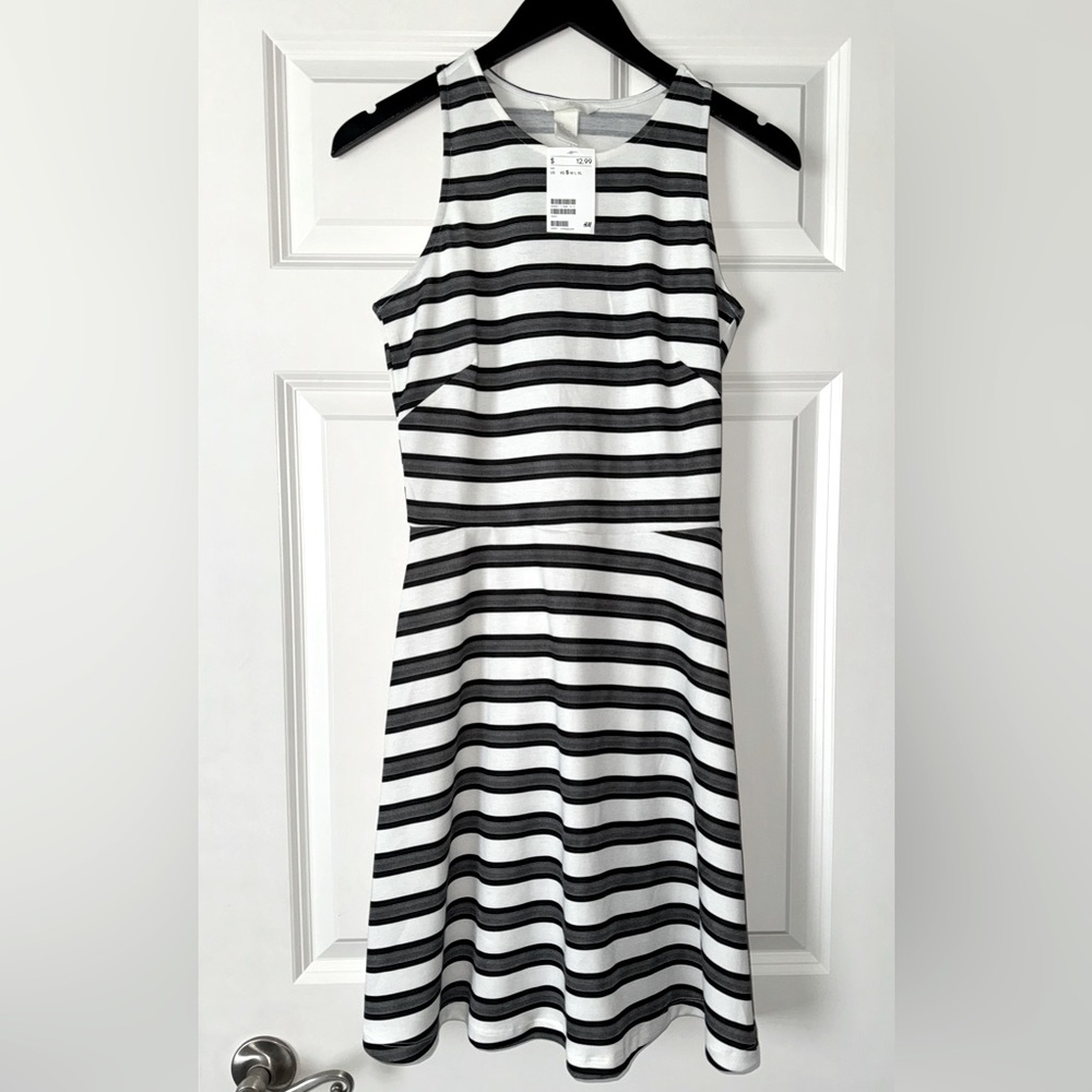 Women’s H&M short dress • Size Small •